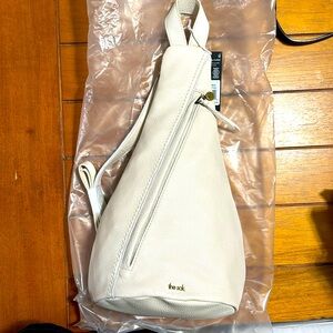 NWT The Sak Geo sling backpack